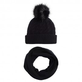 Sort lue med dusk samt halsvarmer i kasjmir