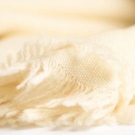 Off-white sjal i lerretveving