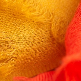 Dip-dye sjal i oransje/gylden farge