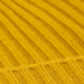 Karrigul kasjmirlue med ribbestrikk