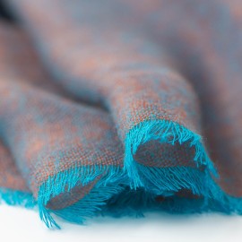 Stort rutete kashmirsjal i blått og sienna