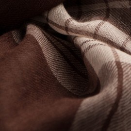 Skotskrutet pashmina sjal i sjokolade- og kremfarge