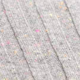 Gr&aring;tt kasjmirskjerf med spetter